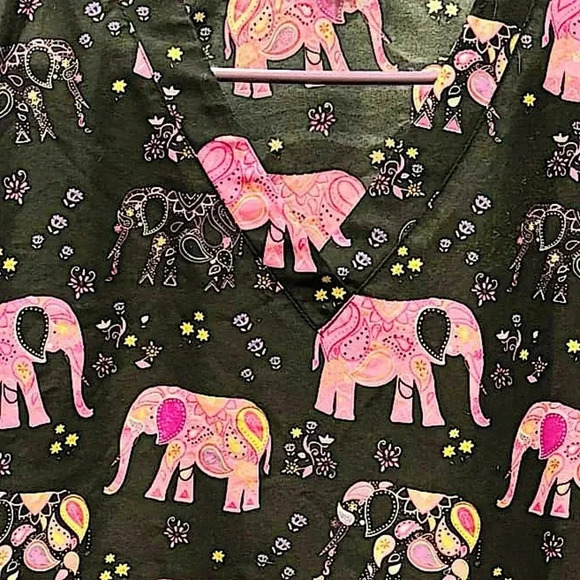 Pink Elephant scrub top WITH pockets MEDIUM - Picture 2 of 5